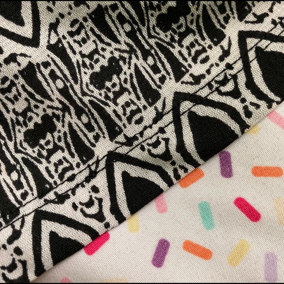 Beautiful Sleeveless Dress - Picture 5 of 6